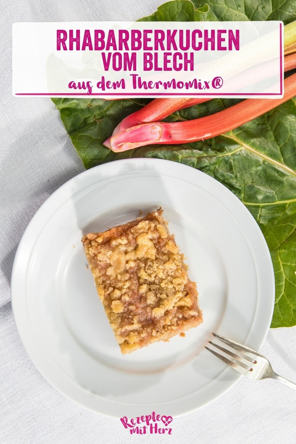 Saftiger Rhabarberkuchen vom Blech aus dem Thermomix® ♥ Rezepte mit Herz
